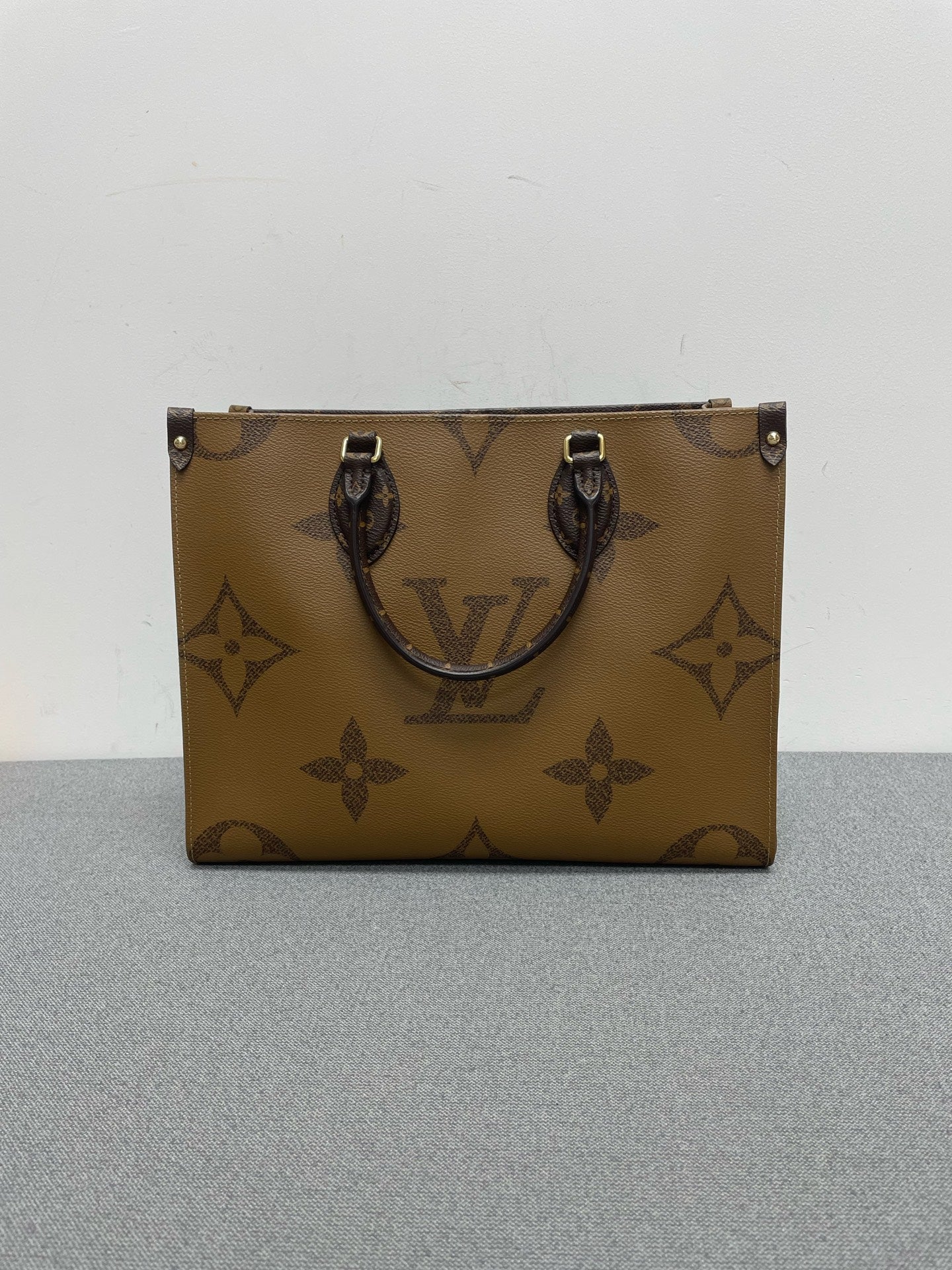 Louis Vuitton - OnTheGo - Synthetic - Multicolour - (medium)
