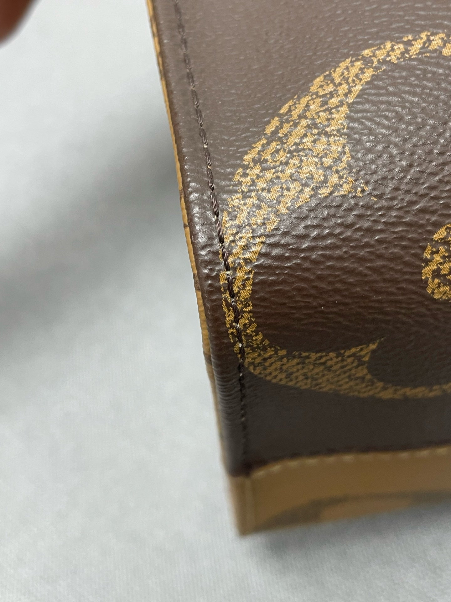 Louis Vuitton - OnTheGo - Synthetic - Multicolour - (medium)