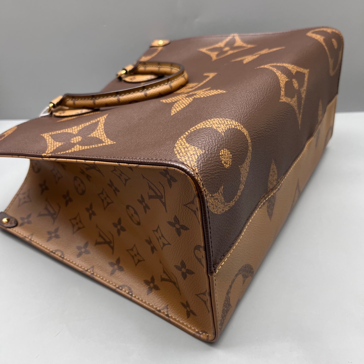 Louis Vuitton - OnTheGo Tote - Monogram Giant coated canvas with leather trim - Brown - (medium)