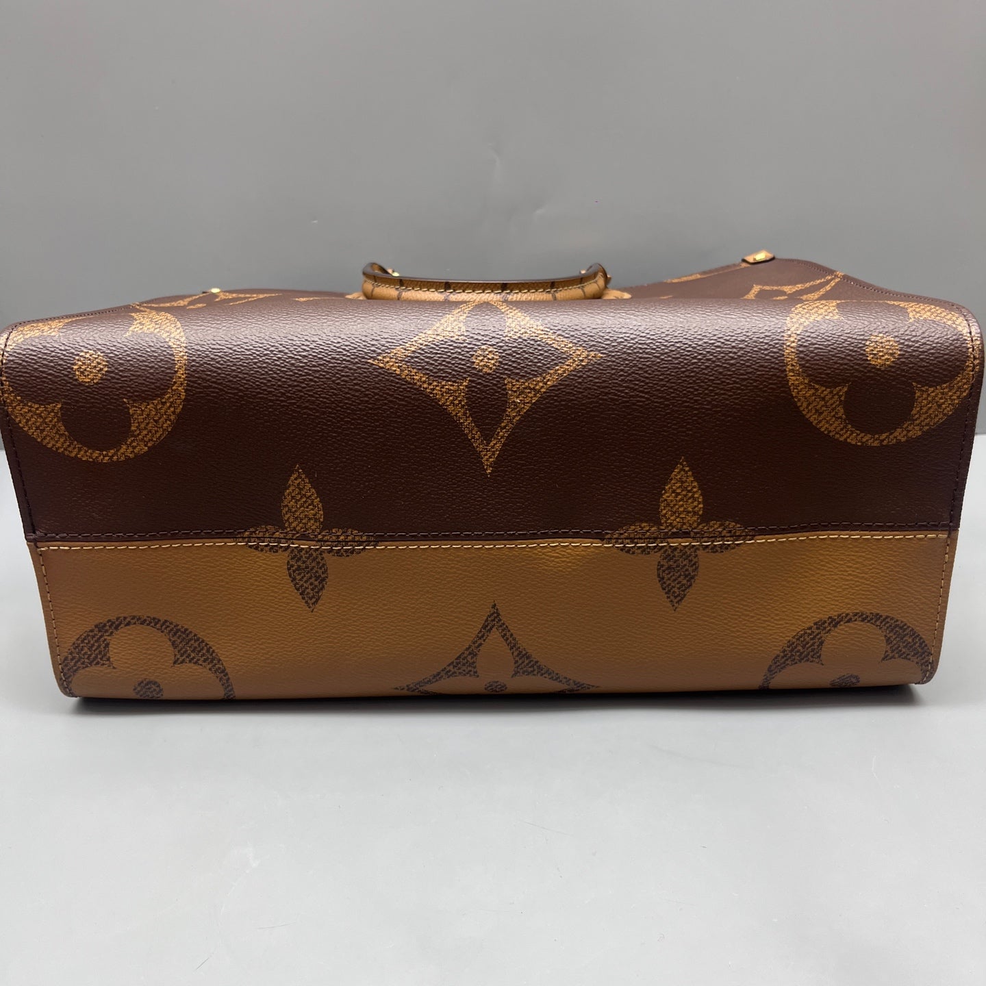 Louis Vuitton - OnTheGo Tote - Monogram Giant coated canvas with leather trim - Brown - (medium)