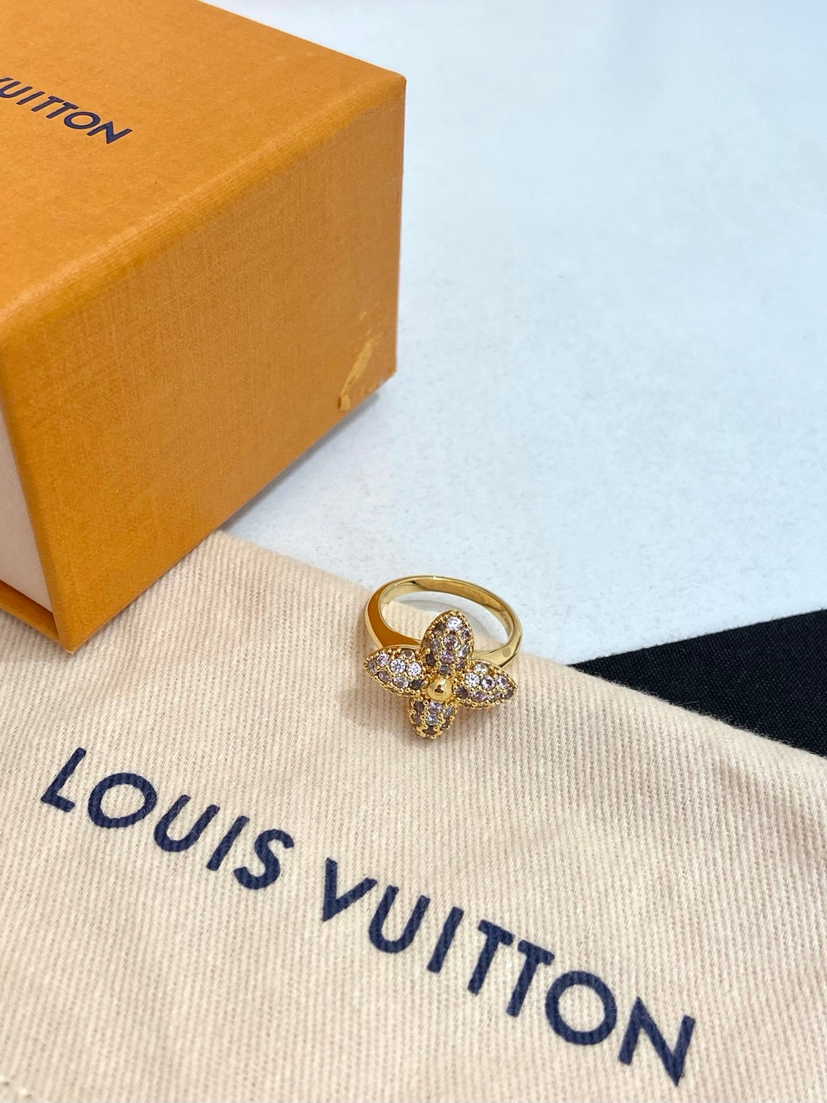 Louis Vuitton - Other - 18k yellow gold with diamonds - Gold - (53)