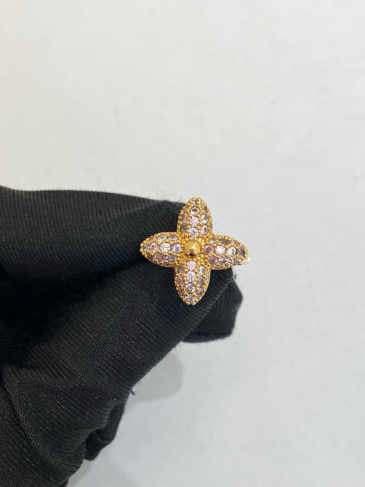 Louis Vuitton - Other - 18k yellow gold with diamonds - Gold - (53)