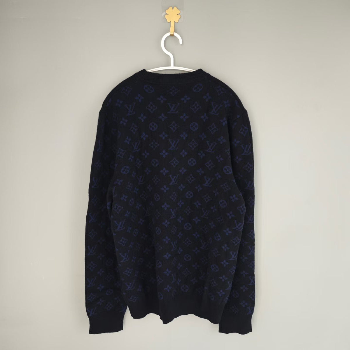 Louis Vuitton - Other - Cashmere - Black - (L)