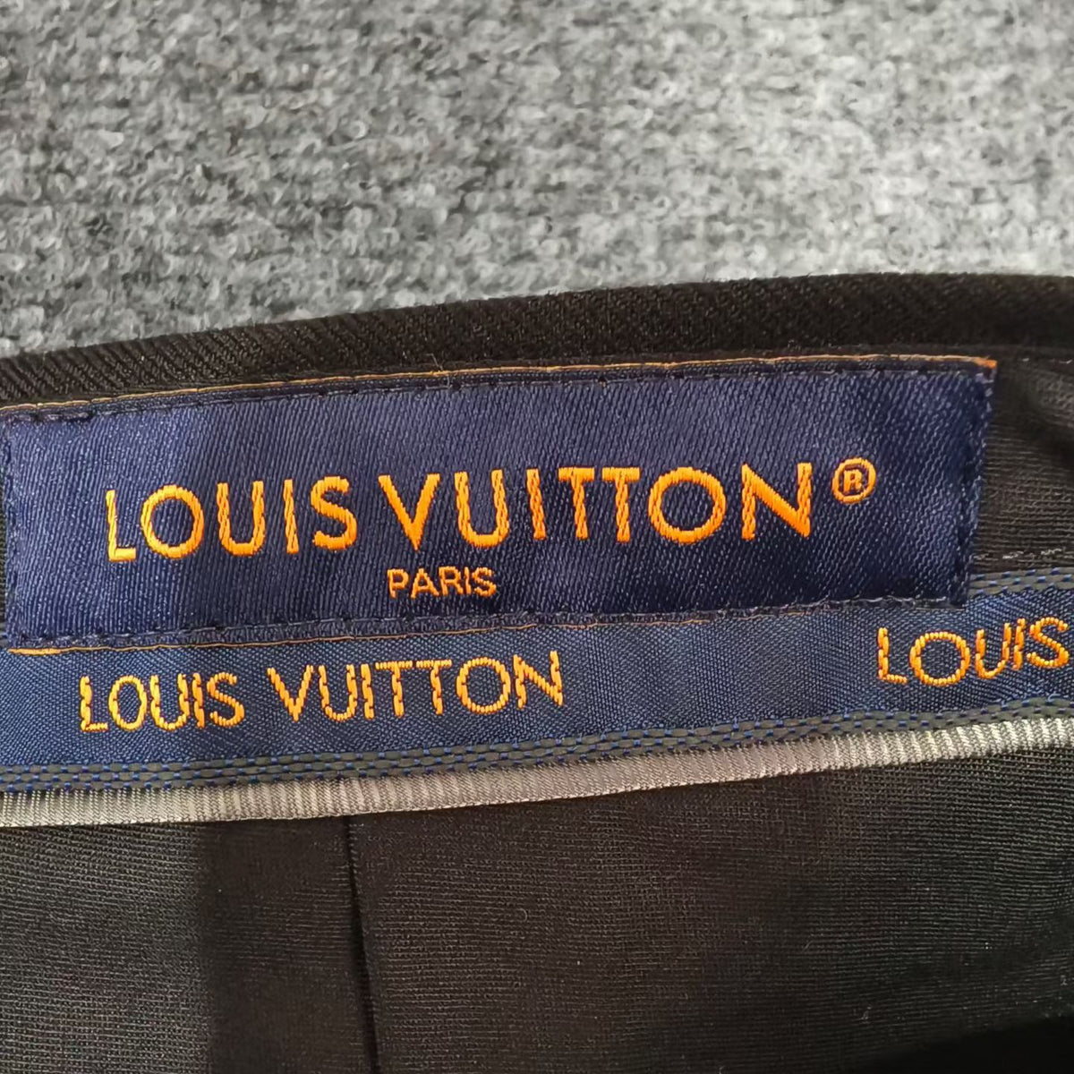 Louis Vuitton - Other - Cloth - Black - (48)
