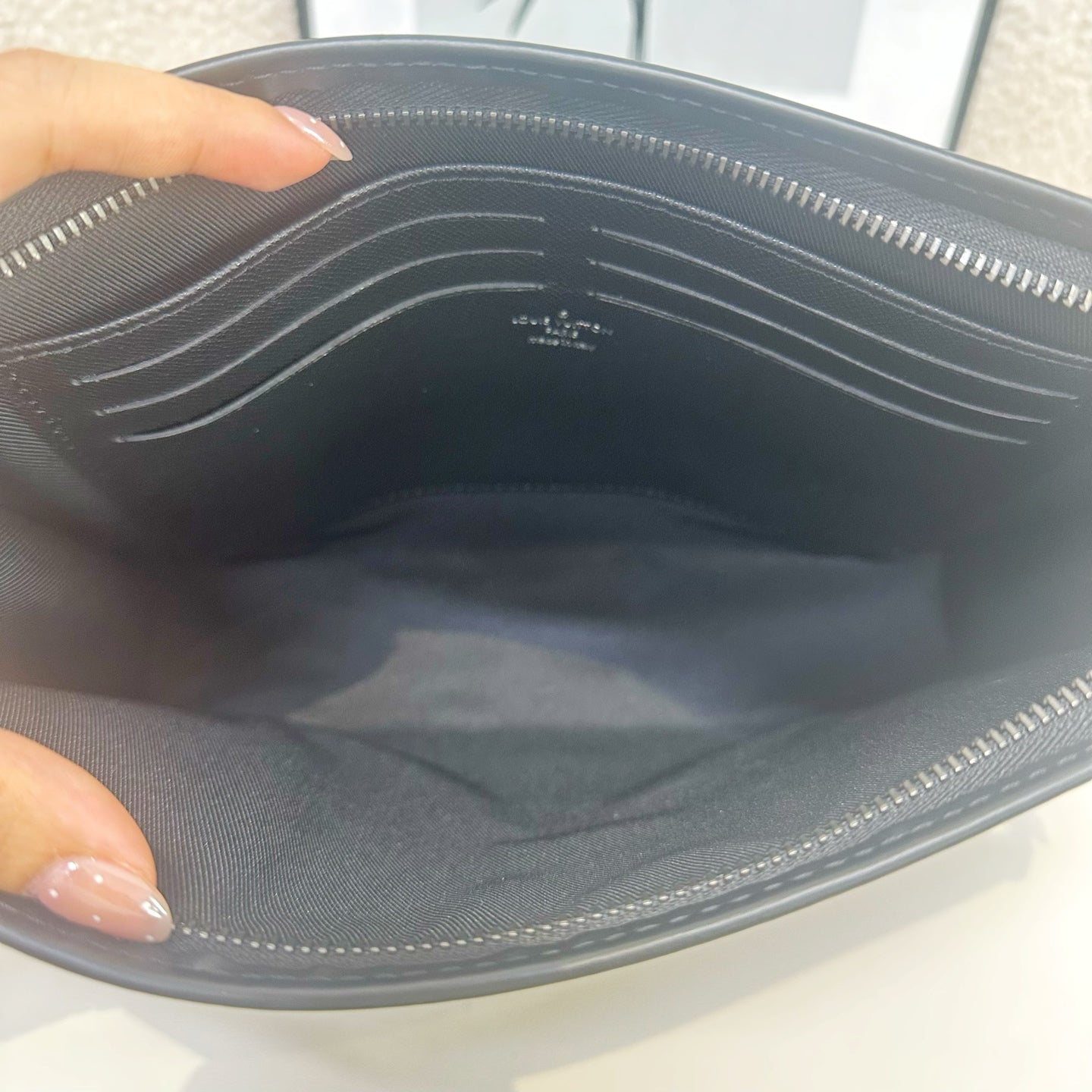 Louis Vuitton - Other - Cloth - Black - (medium)