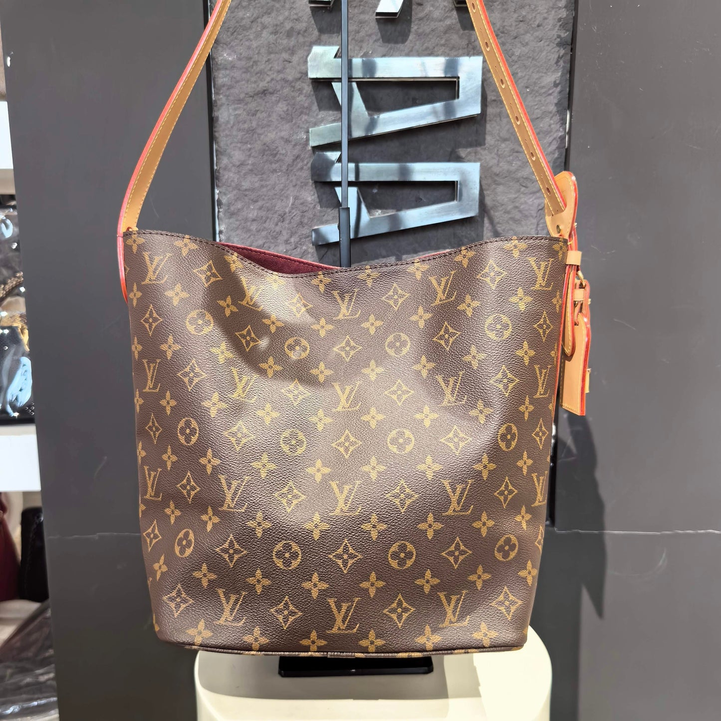 Louis Vuitton - Other - Cloth - Brown - (large)