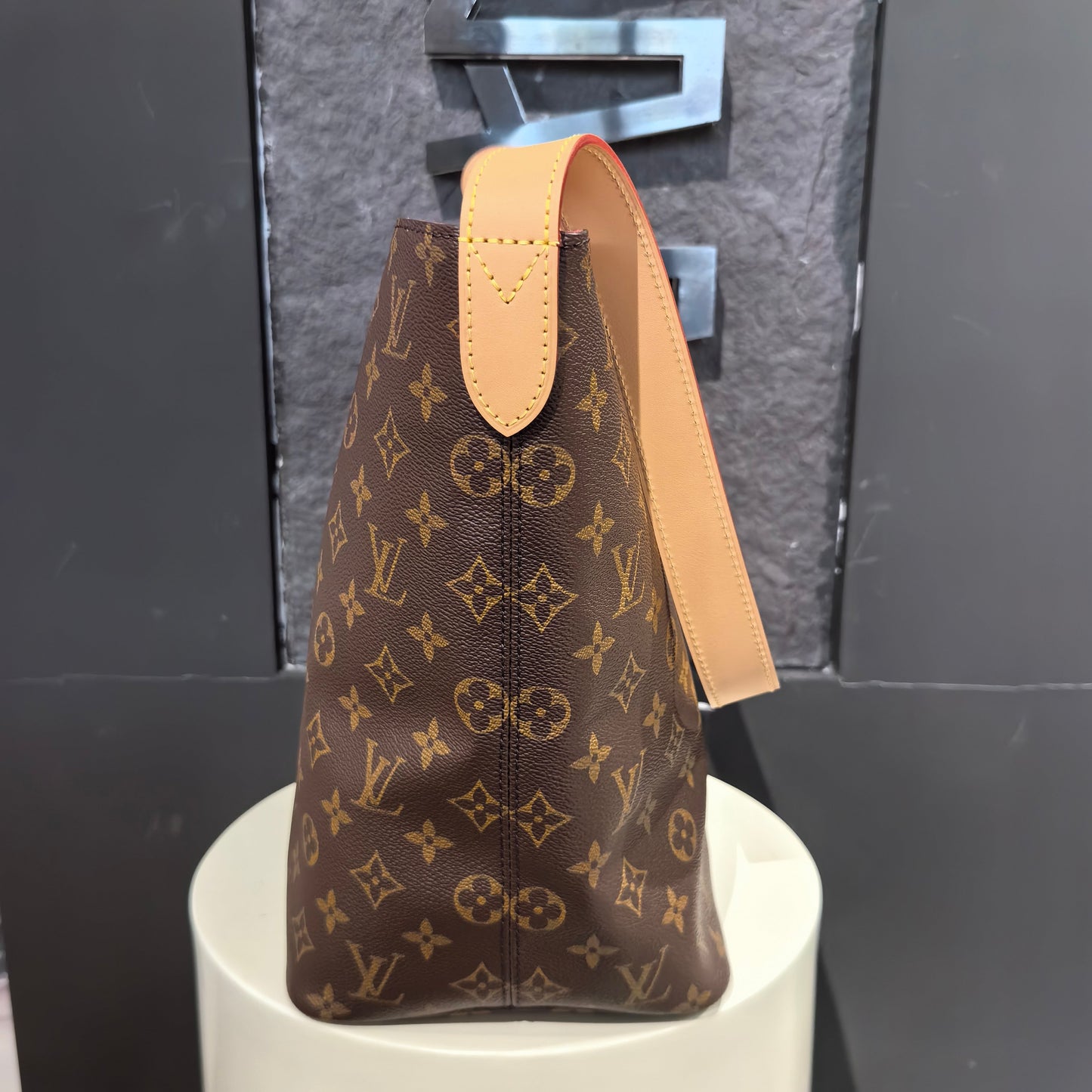 Louis Vuitton - Other - Cloth - Brown - (large)