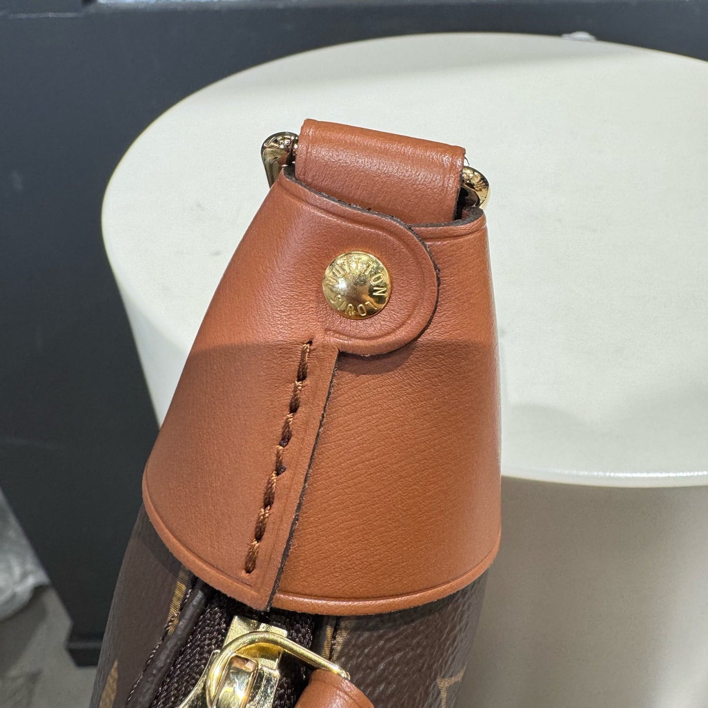 Louis Vuitton - Other - Cloth - Brown - (large)
