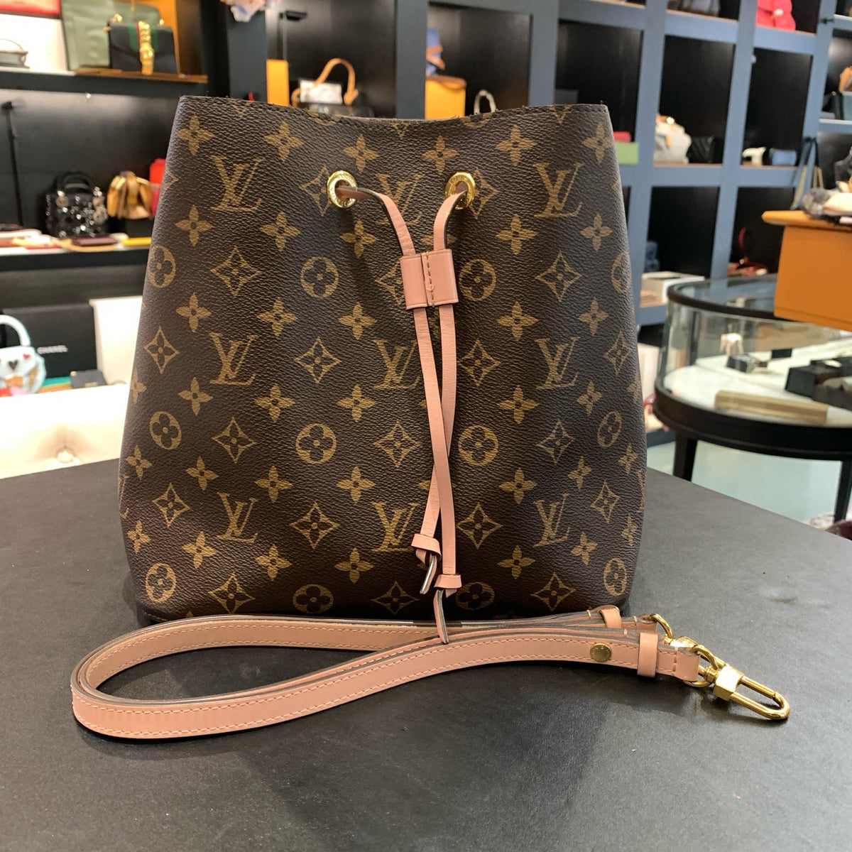Louis Vuitton - Other - Cloth - Brown - (Medium)