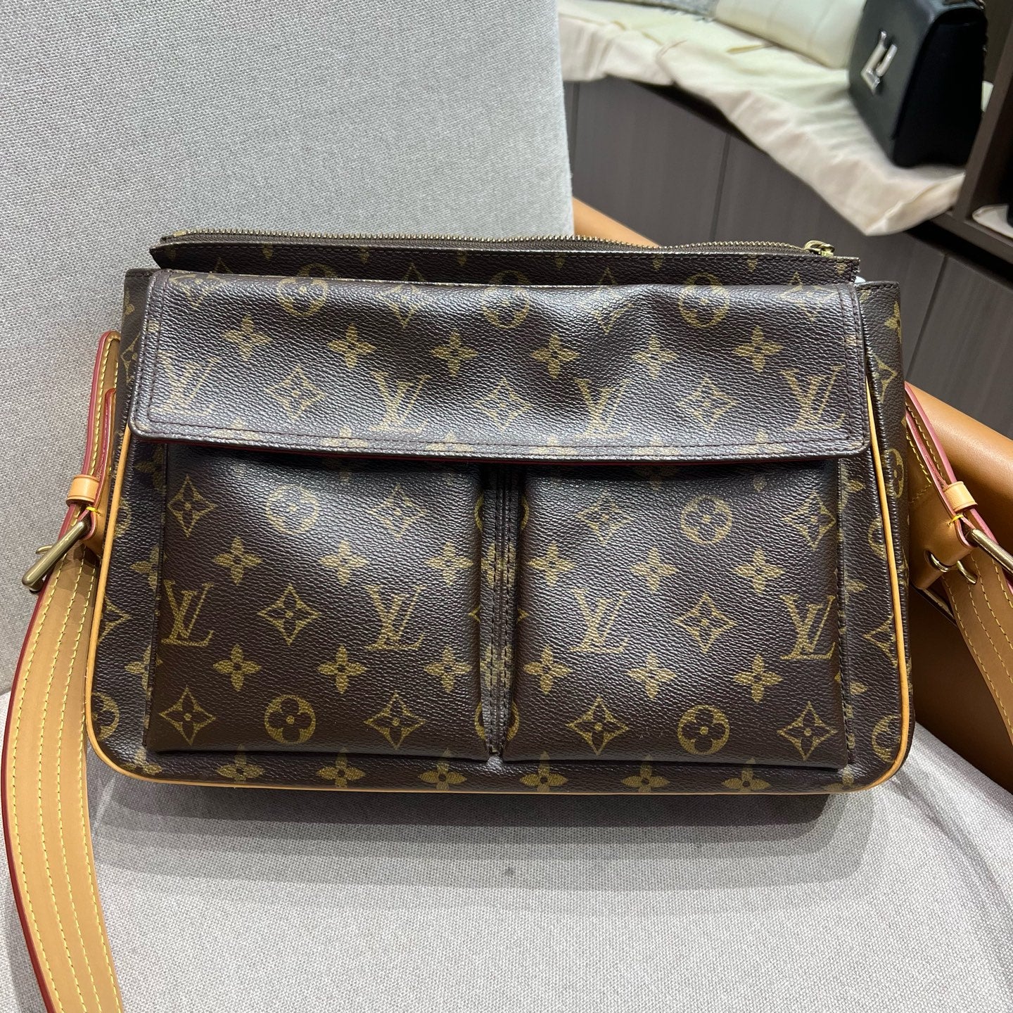 Louis Vuitton - Other - Cloth - Brown - (medium)