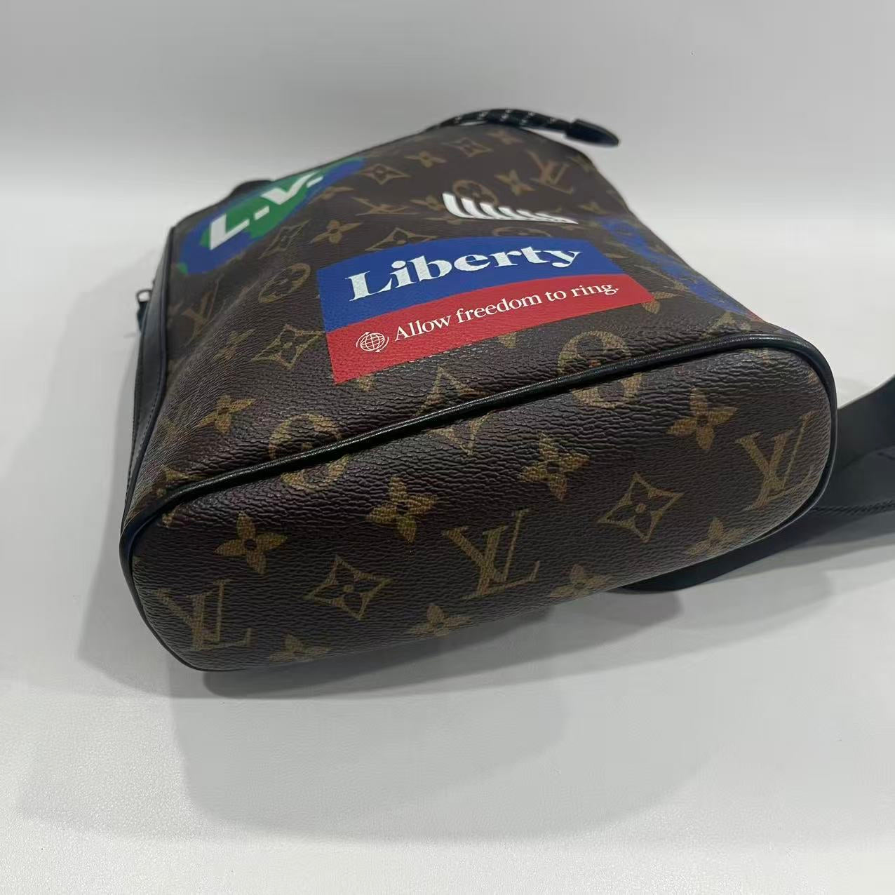 Louis Vuitton - Other - Cloth - Brown - (medium)