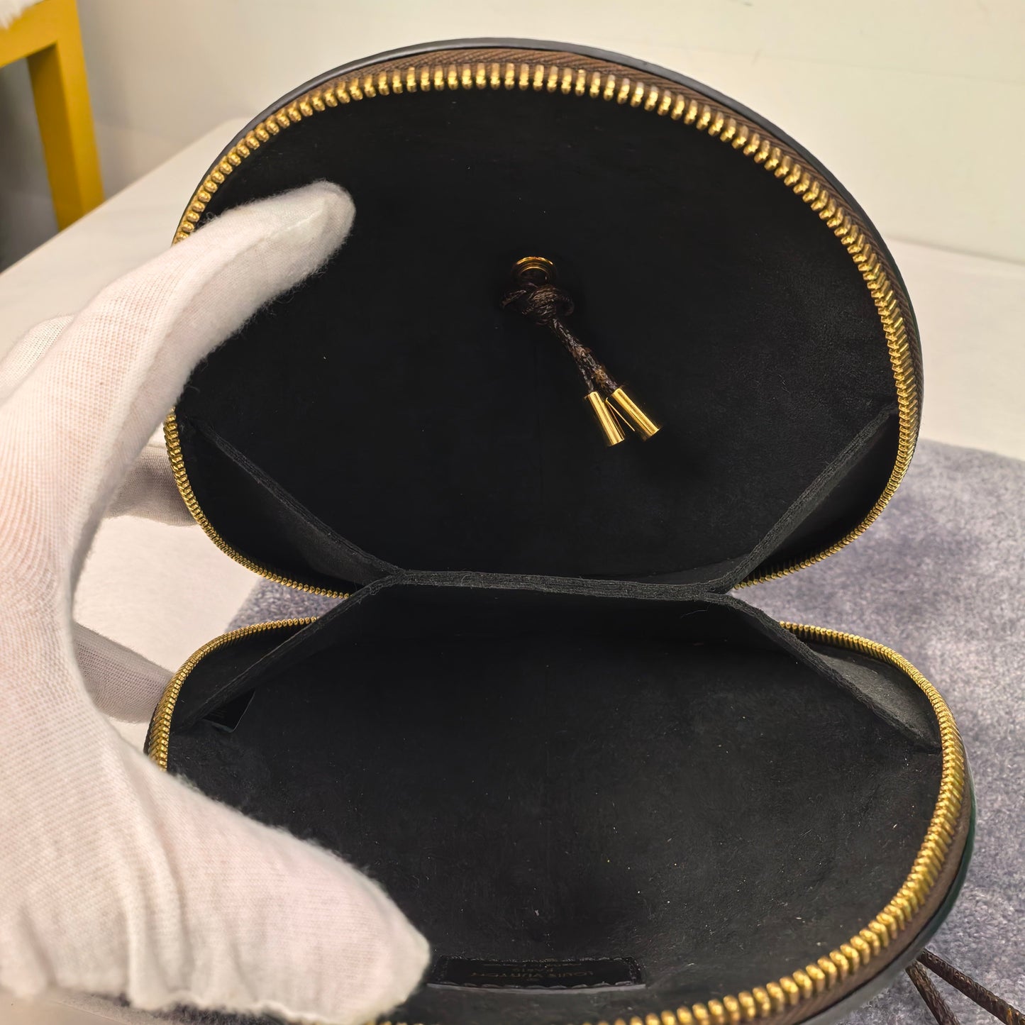 Louis Vuitton - Other - Cloth - Brown - (small)