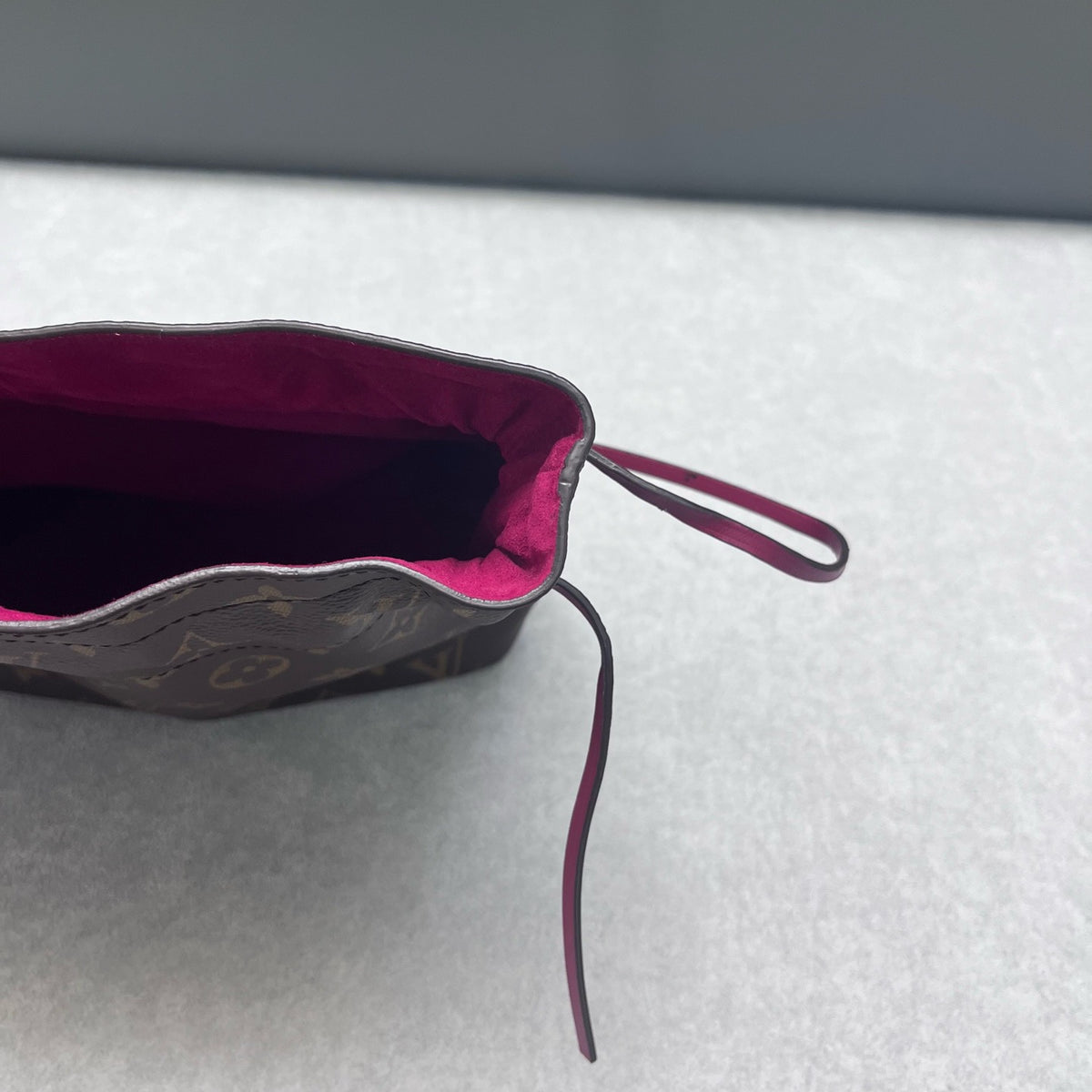 Louis Vuitton - Other - Cloth - Brown - (Small)