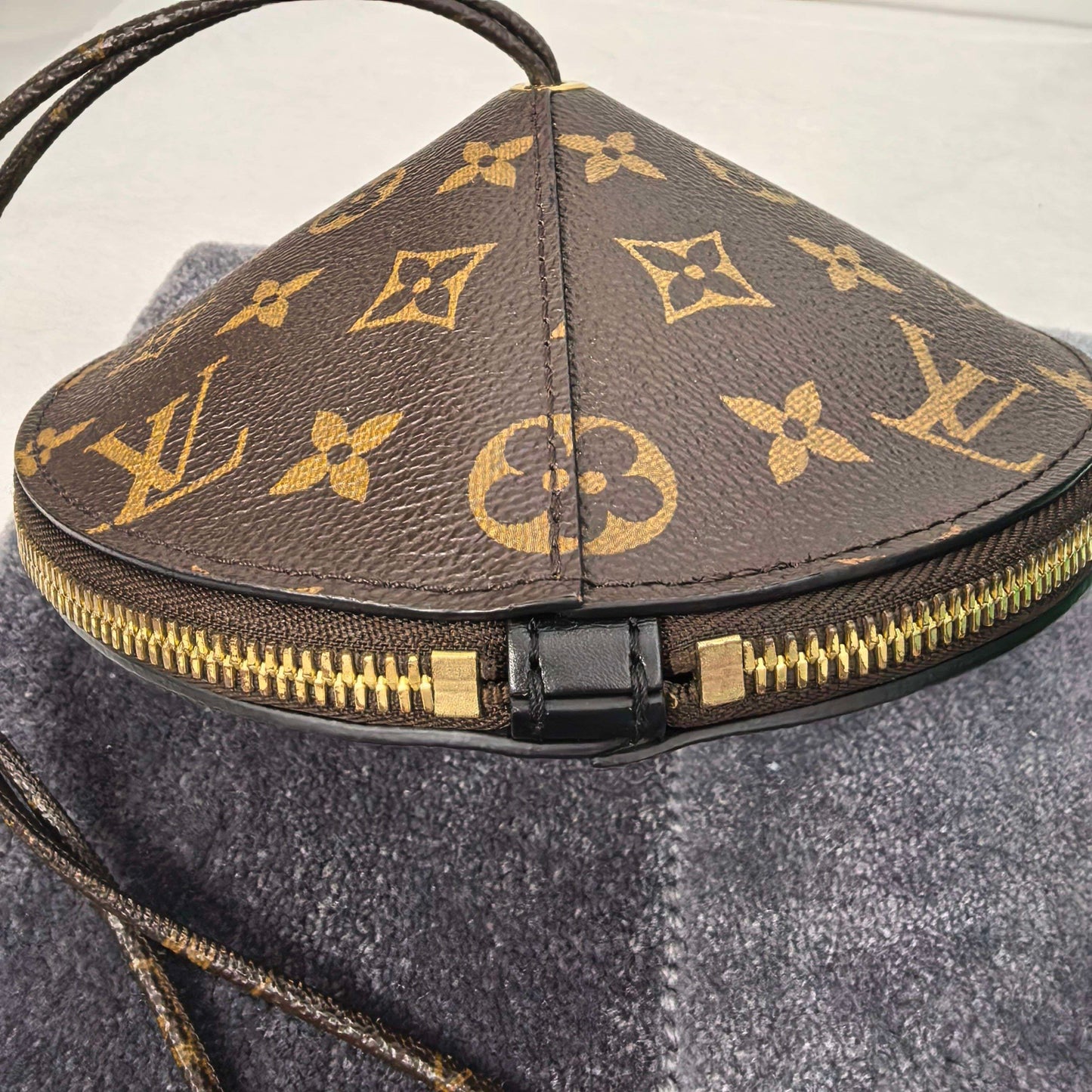 Louis Vuitton - Other - Cloth - Brown - (small)
