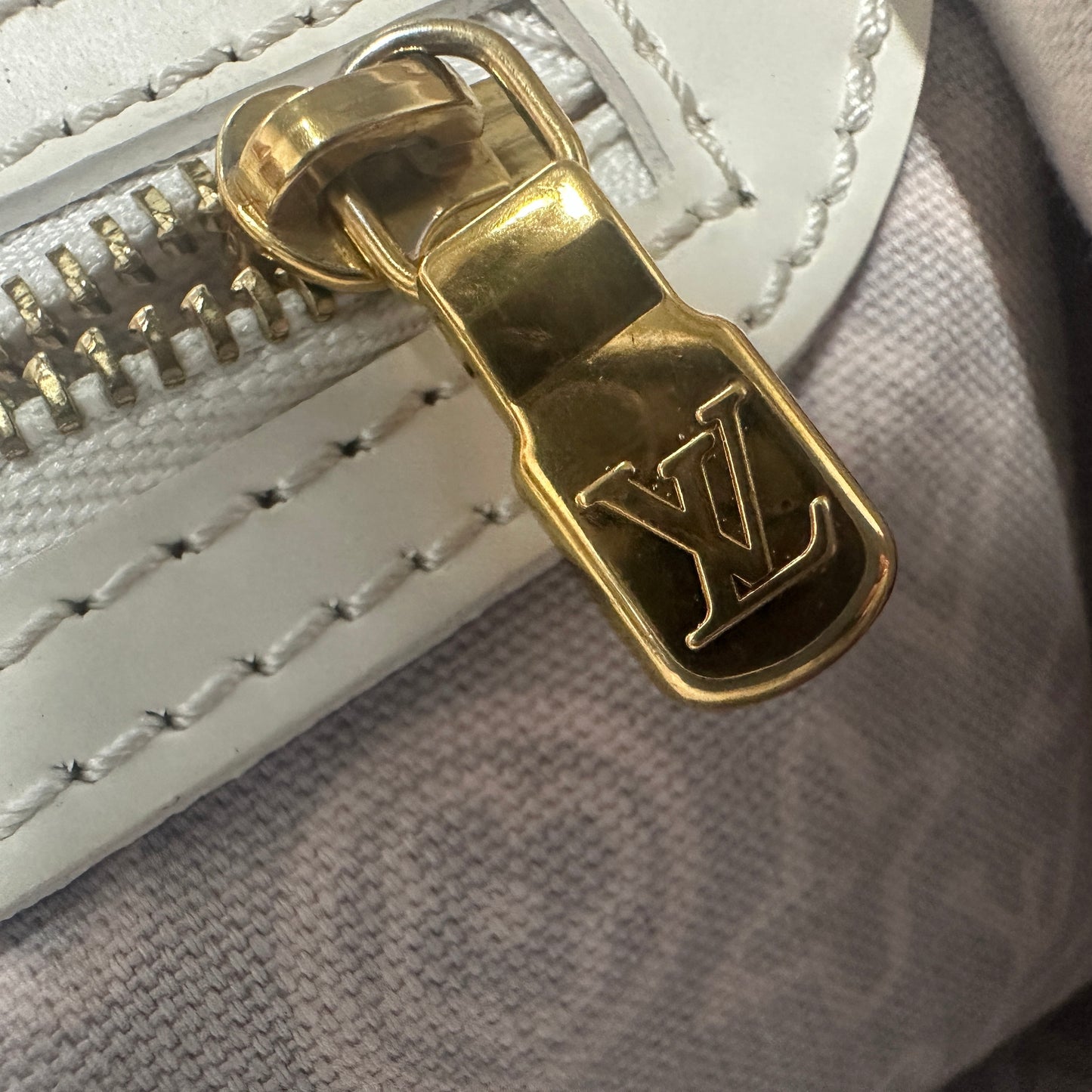 Louis Vuitton - Other - Cloth - Pink - (medium)