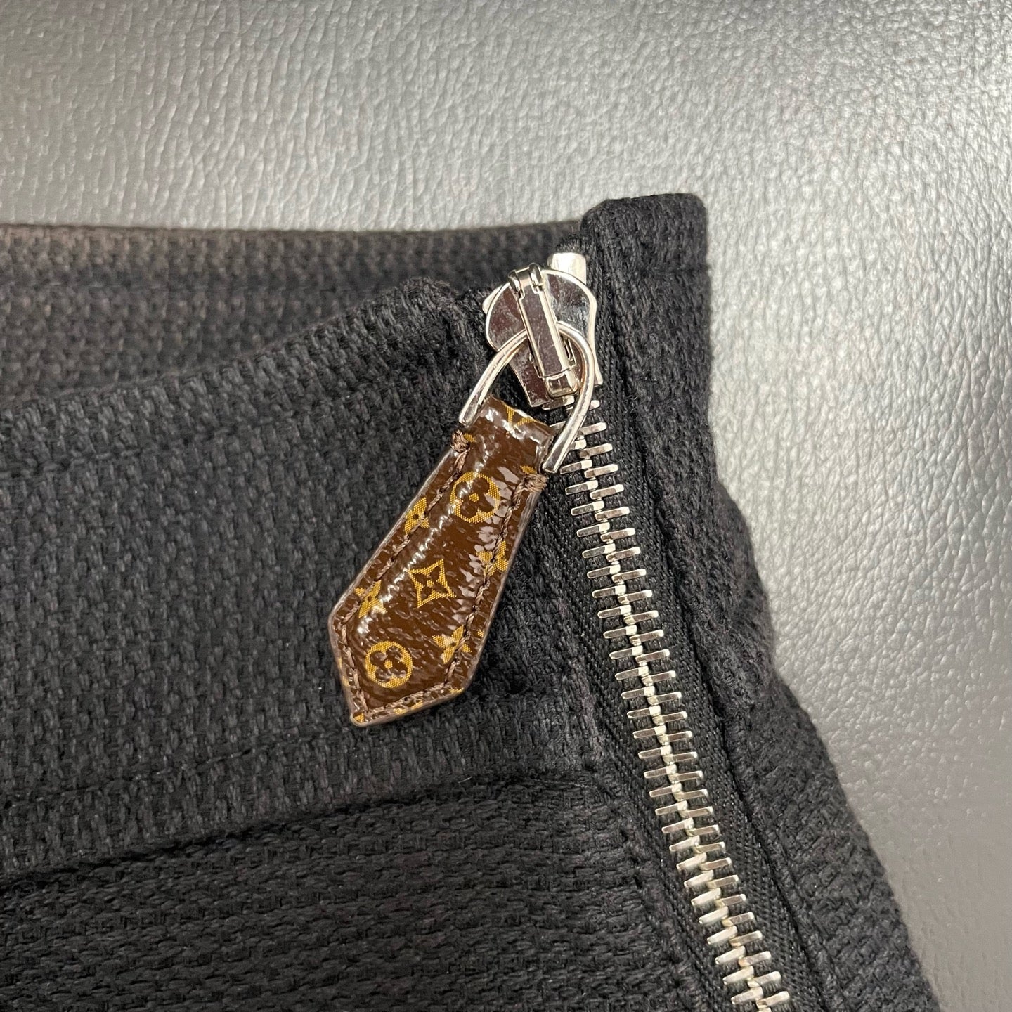 Louis Vuitton - Other - Cotton - Black - (40)