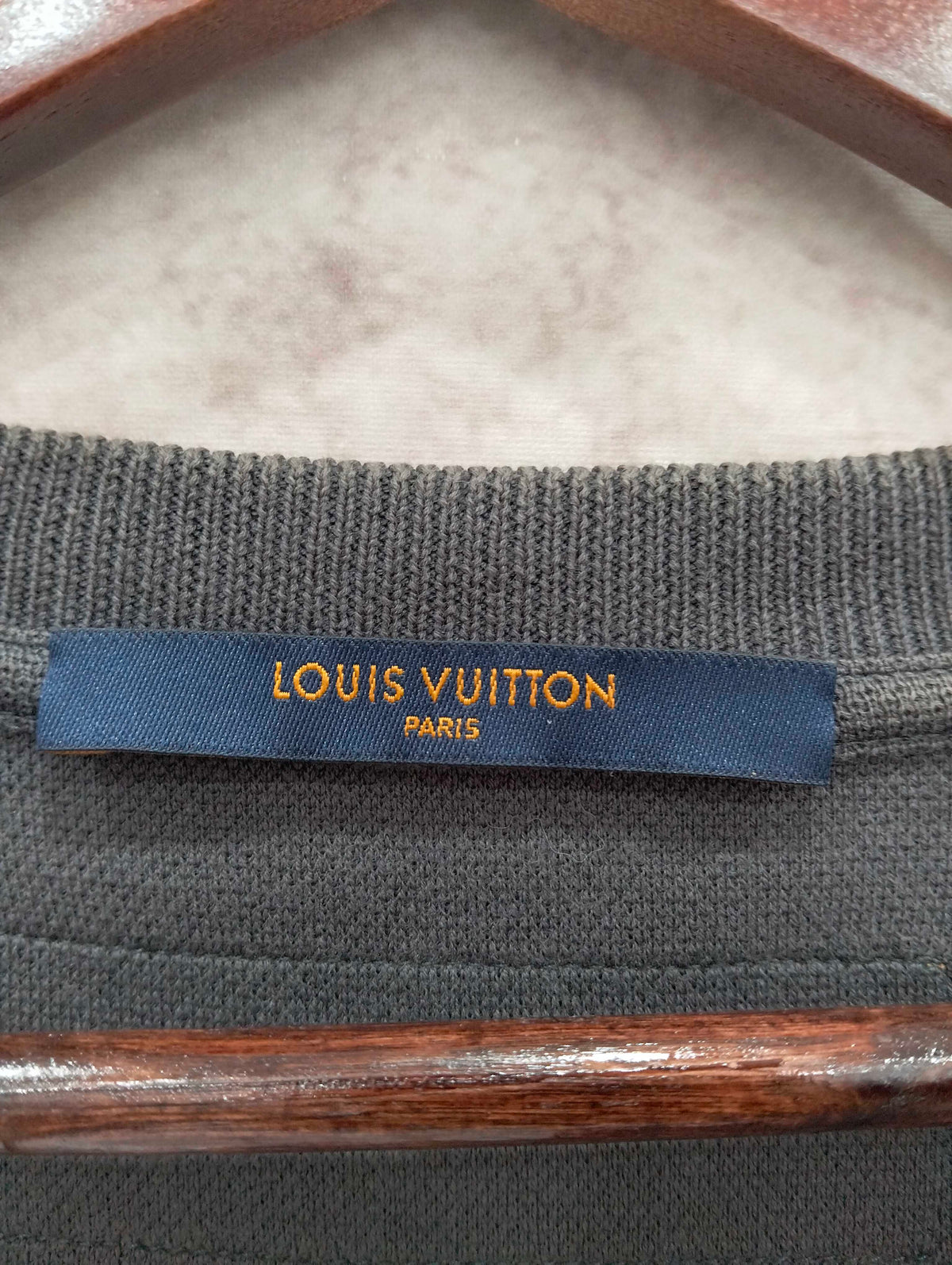 Louis Vuitton - Other - Cotton - Grey - (M)