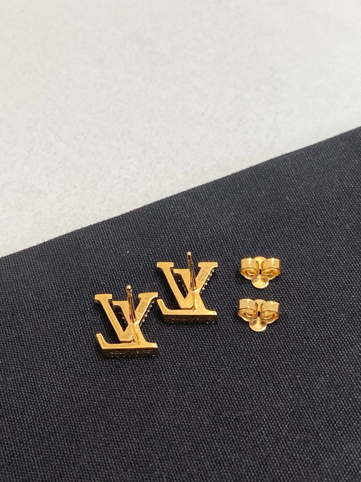 Louis Vuitton - Other - Crystal - Gold