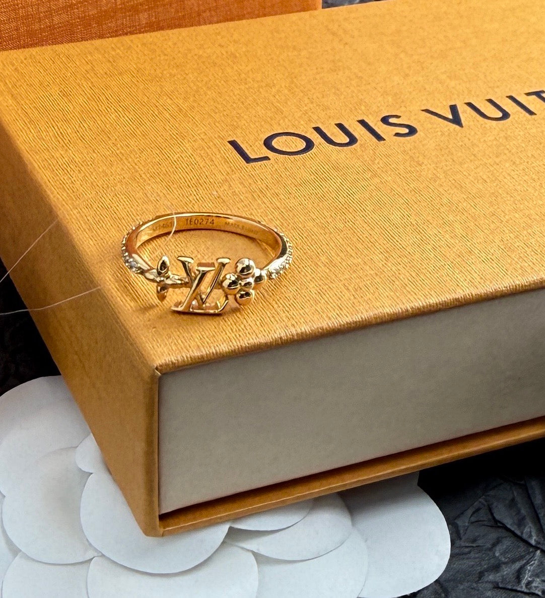 Louis Vuitton - Other - Crystal - Gold - (56)