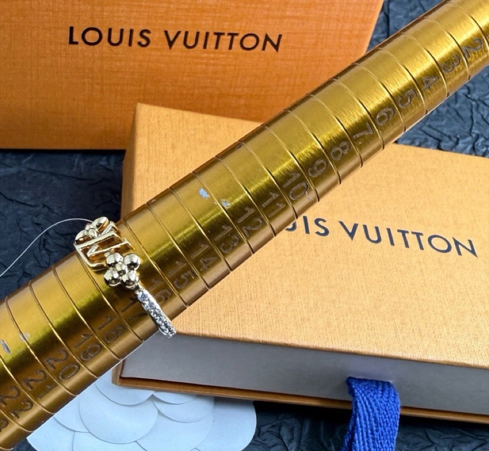 Louis Vuitton - Other - Crystal - Gold - (56)