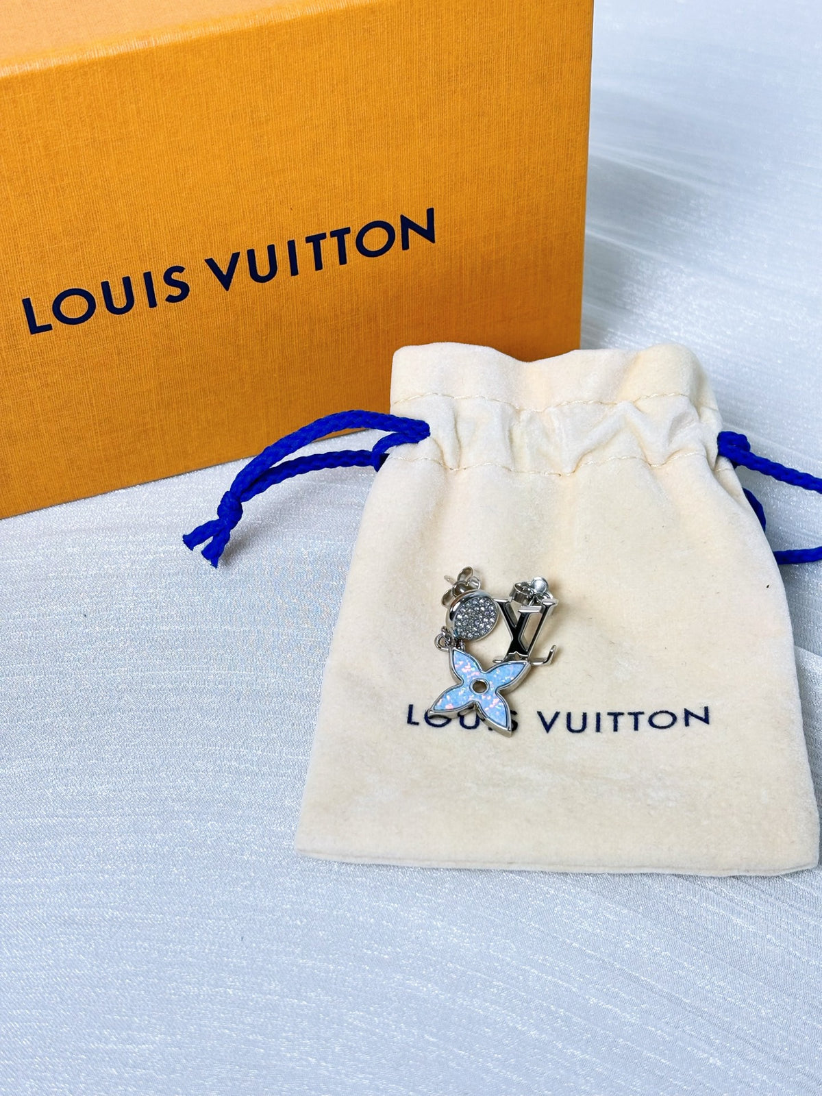 Louis Vuitton - Other - Crystal - Silver