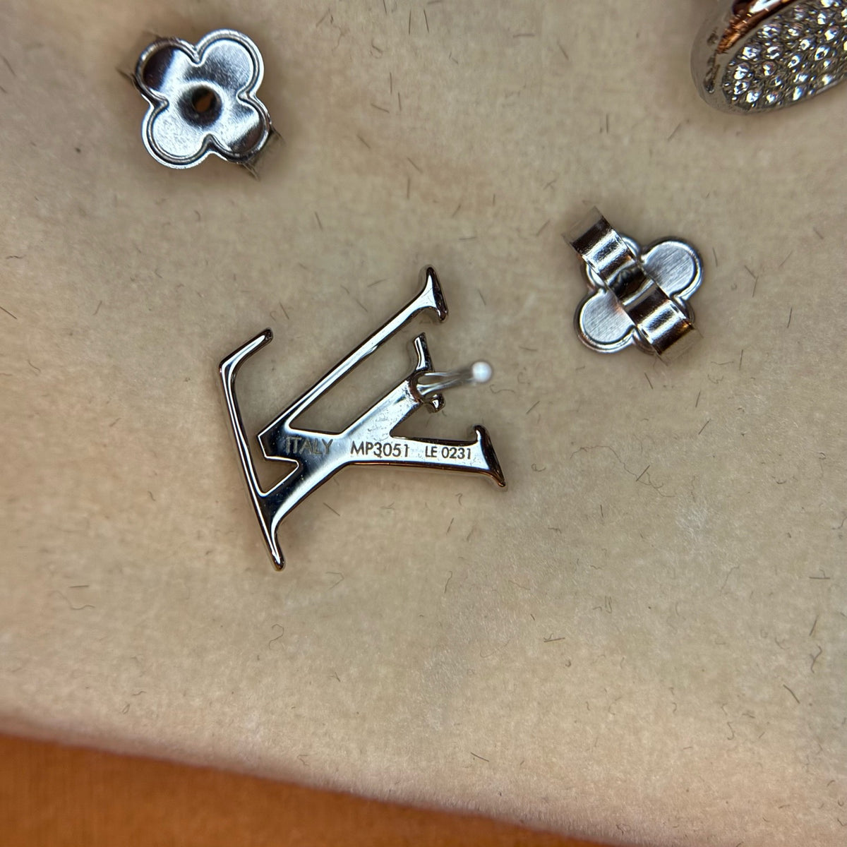Louis Vuitton - Other - Crystal - Silver