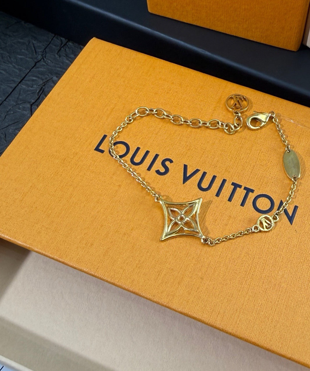 Louis Vuitton - Other - Gold-tone finish; base metal composition not confirmed - Gold