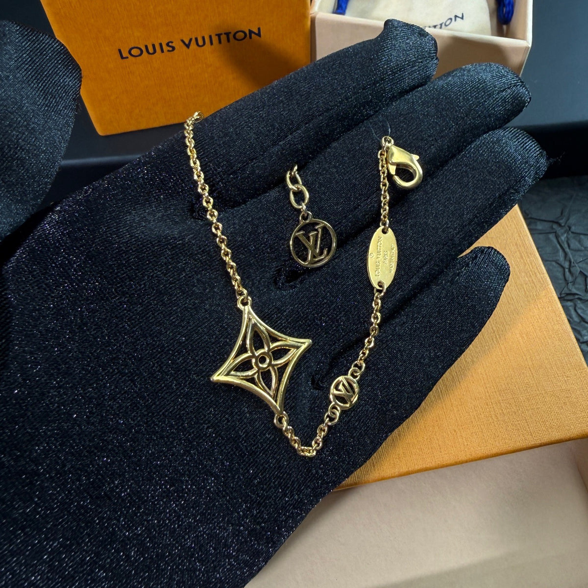 Louis Vuitton - Other - Gold-tone finish; base metal composition not confirmed - Gold