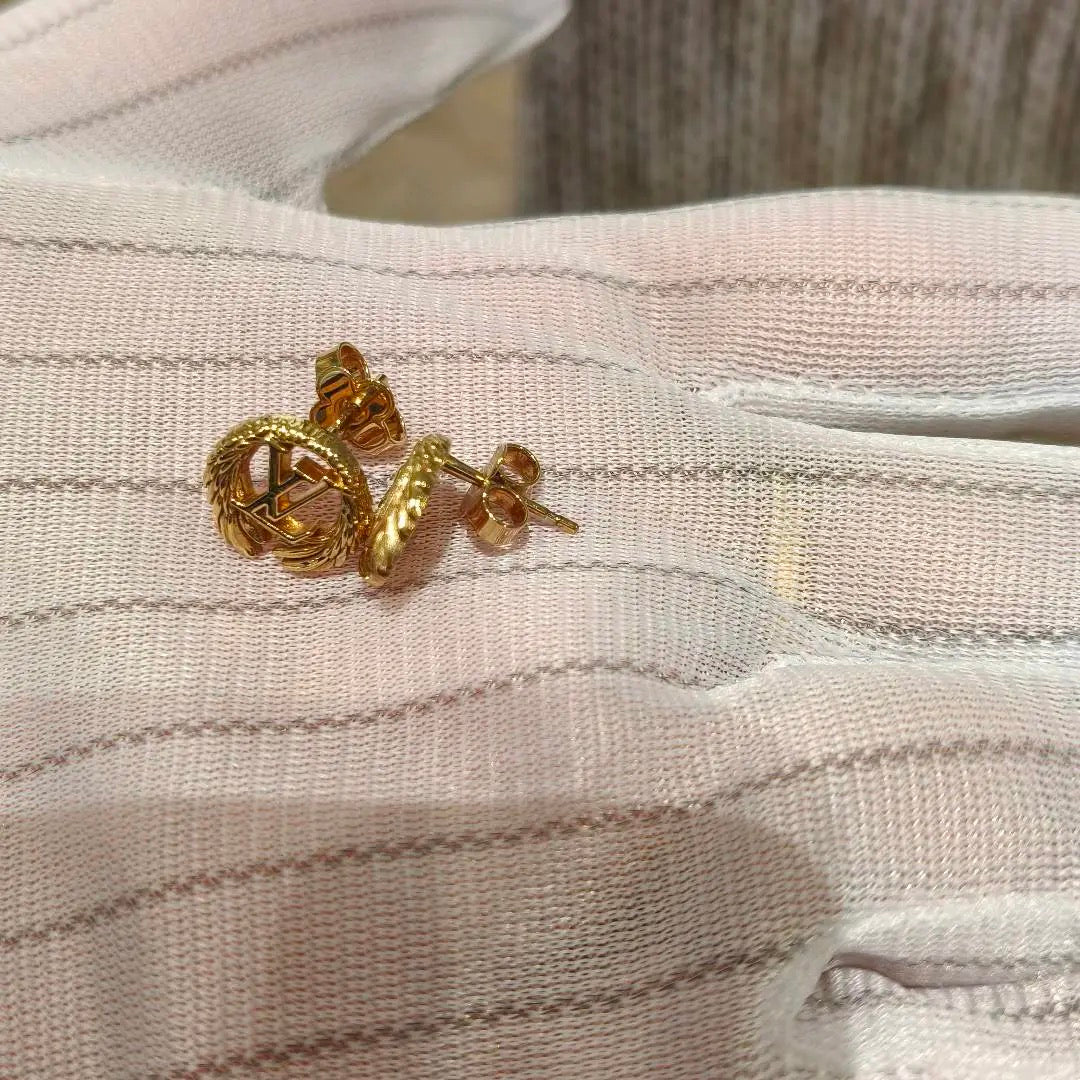 Louis Vuitton - Other - Gold-tone metal - Gold