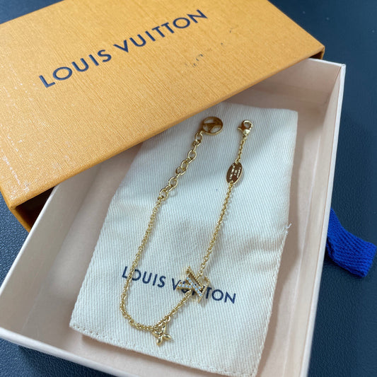 Louis Vuitton - Other - Gold-tone metal with clear stones. - Gold - (18 cm)