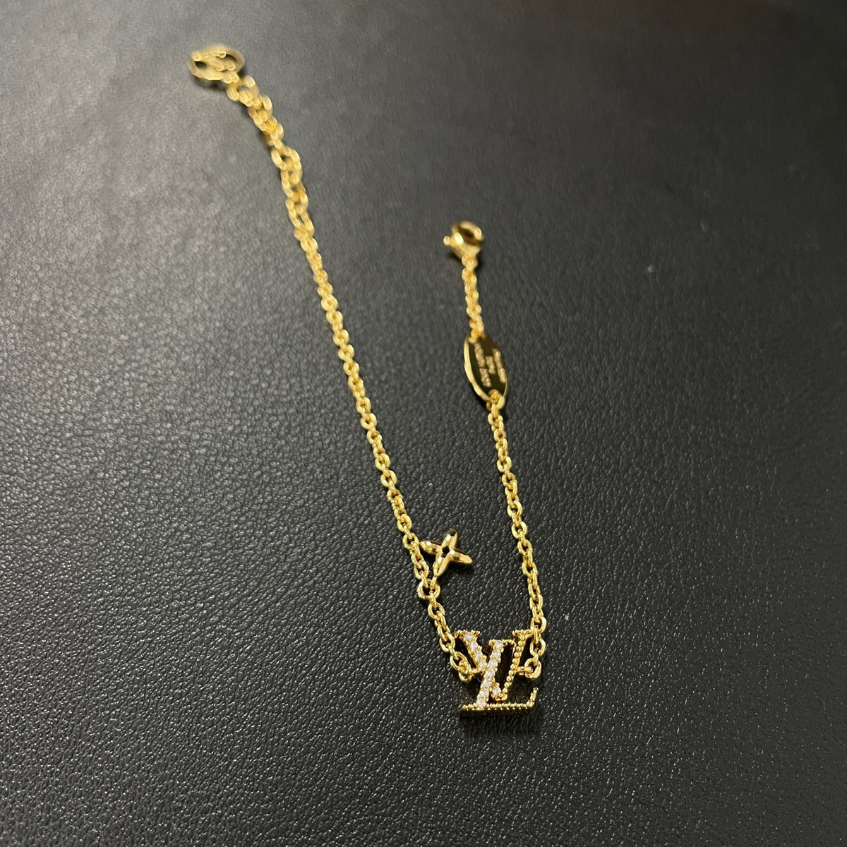 Louis Vuitton - Other - Gold-tone metal with clear stones. - Gold - (18 cm)