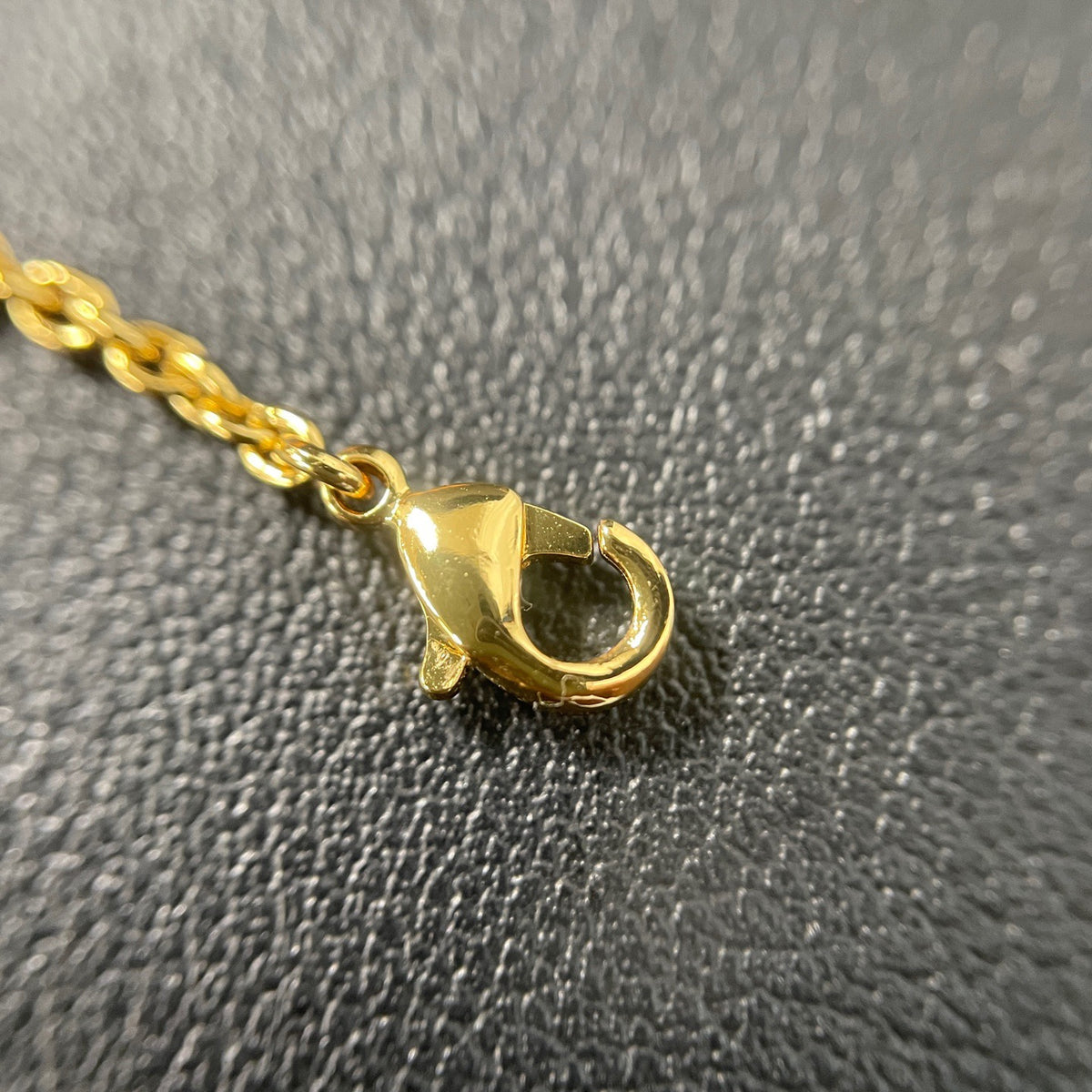 Louis Vuitton - Other - Gold-tone metal with clear stones. - Gold - (18 cm)