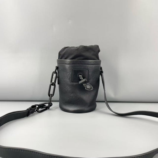 Louis Vuitton - Other - Grained leather - Black - (Mini)