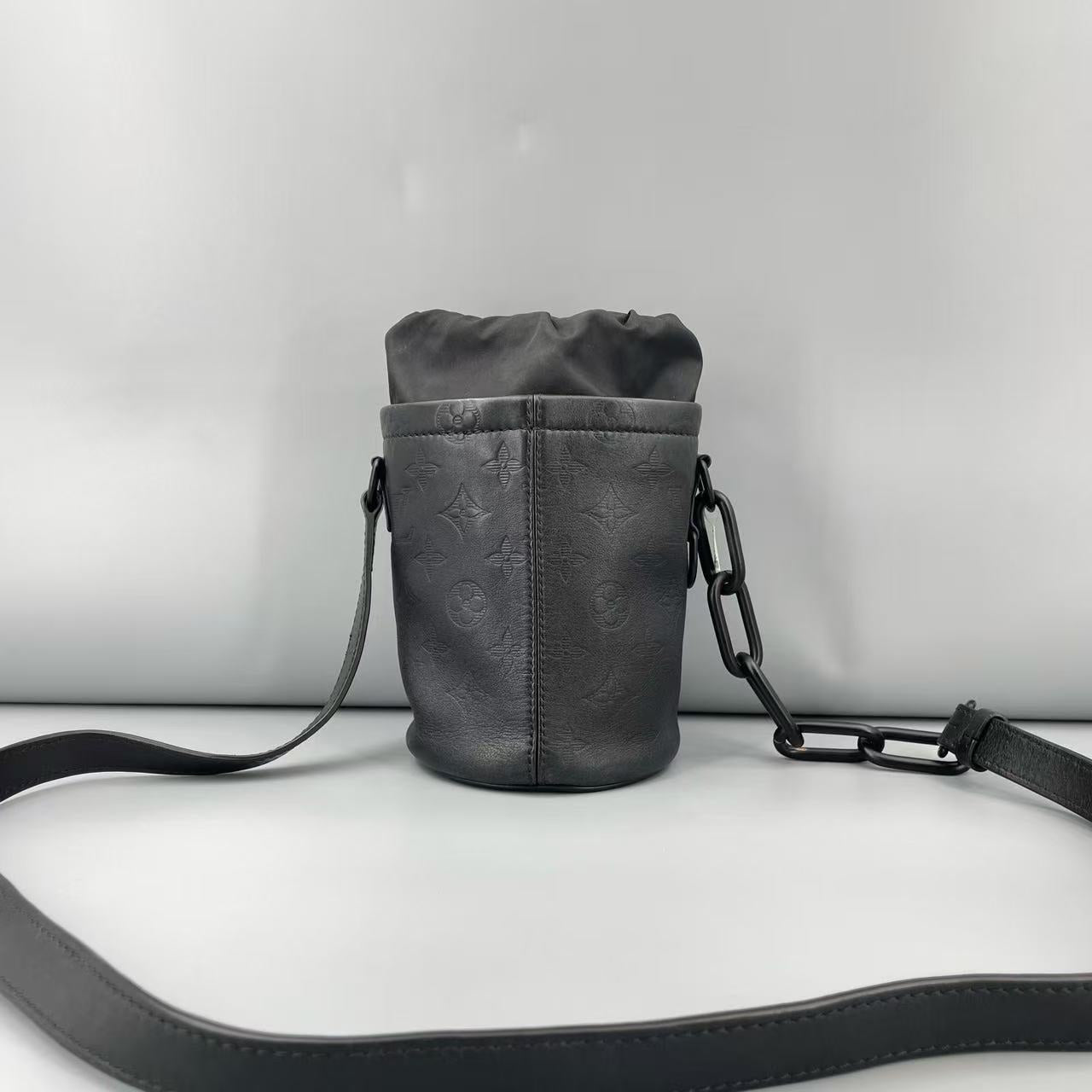 Louis Vuitton - Other - Grained leather - Black - (Mini)