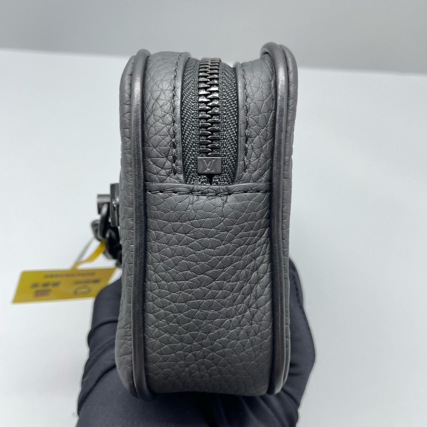 Louis Vuitton - Other - Grained leather - Black - (mini)