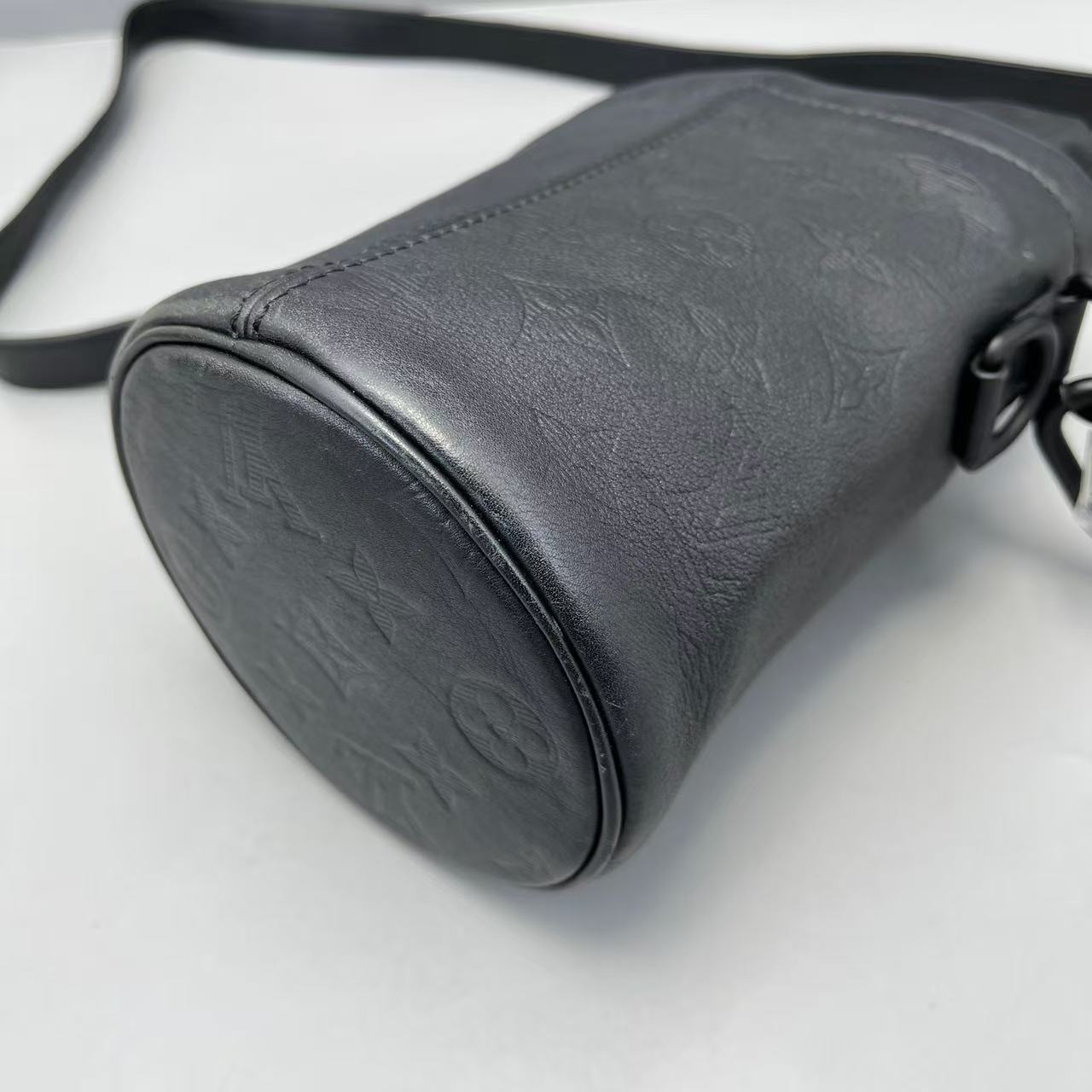 Louis Vuitton - Other - Grained leather - Black - (Mini)
