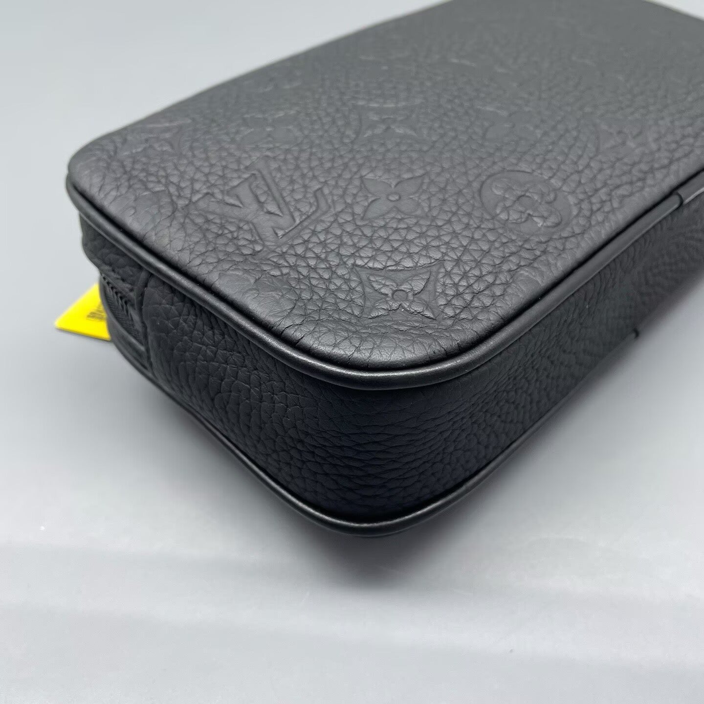 Louis Vuitton - Other - Grained leather - Black - (mini)