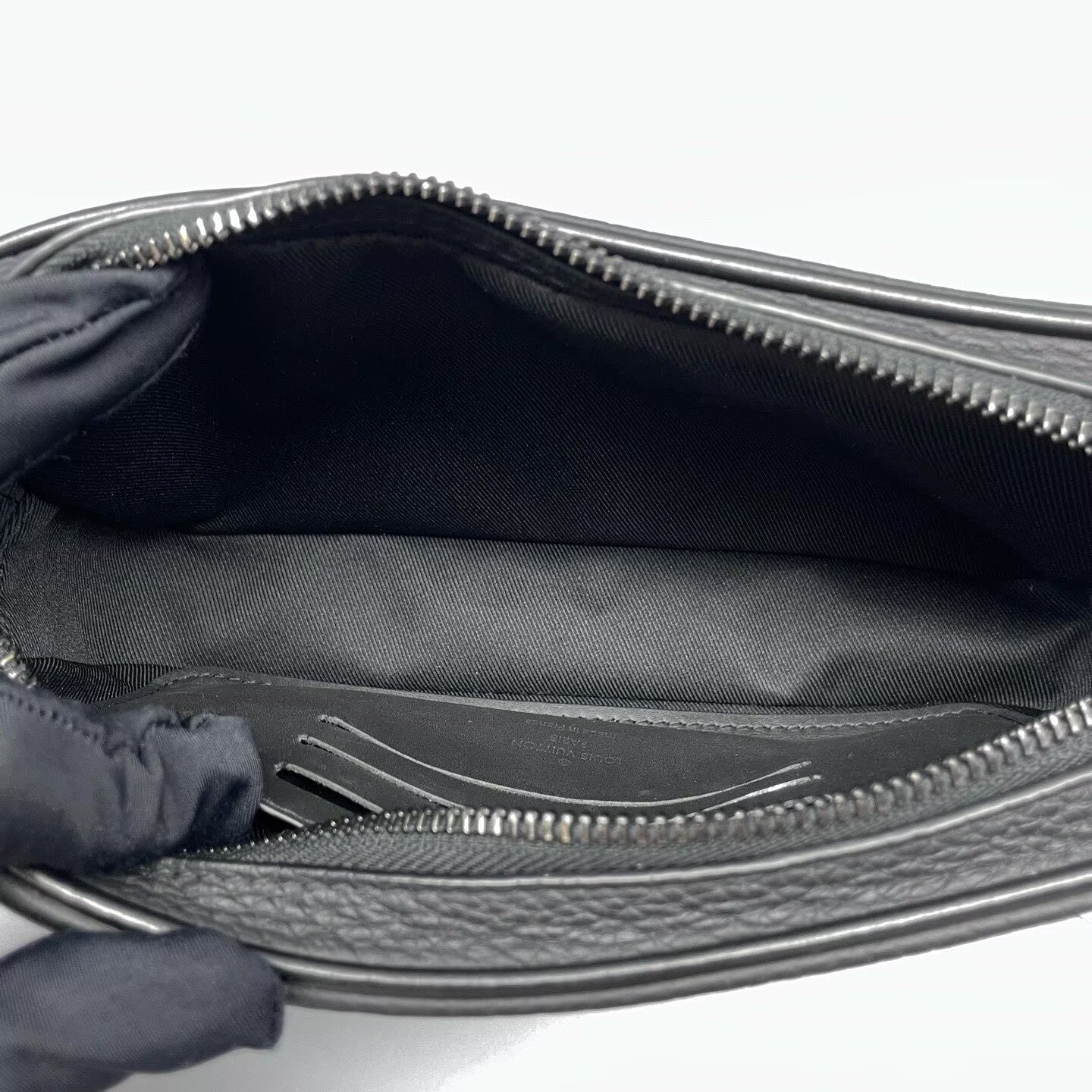 Louis Vuitton - Other - Grained leather - Black - (mini)