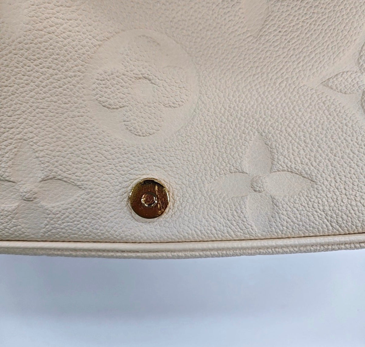 Louis Vuitton - Other - Leather - Beige