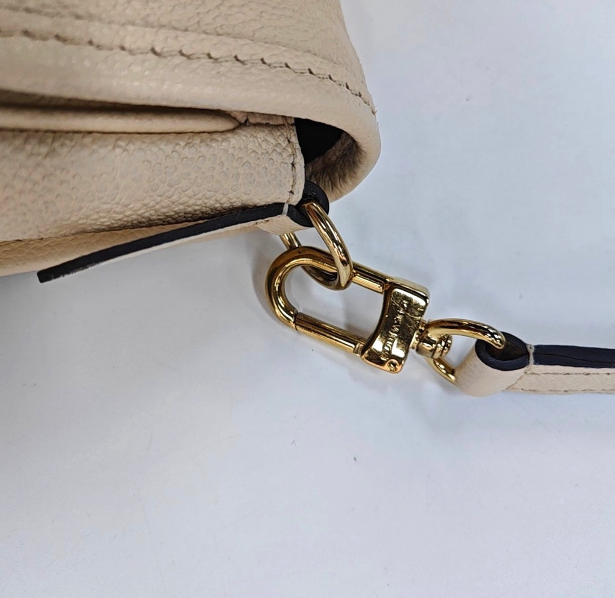 Louis Vuitton - Other - Leather - Beige