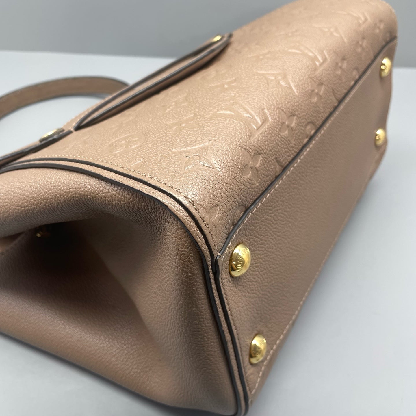 Louis Vuitton - Other - Leather - Beige - (medium)