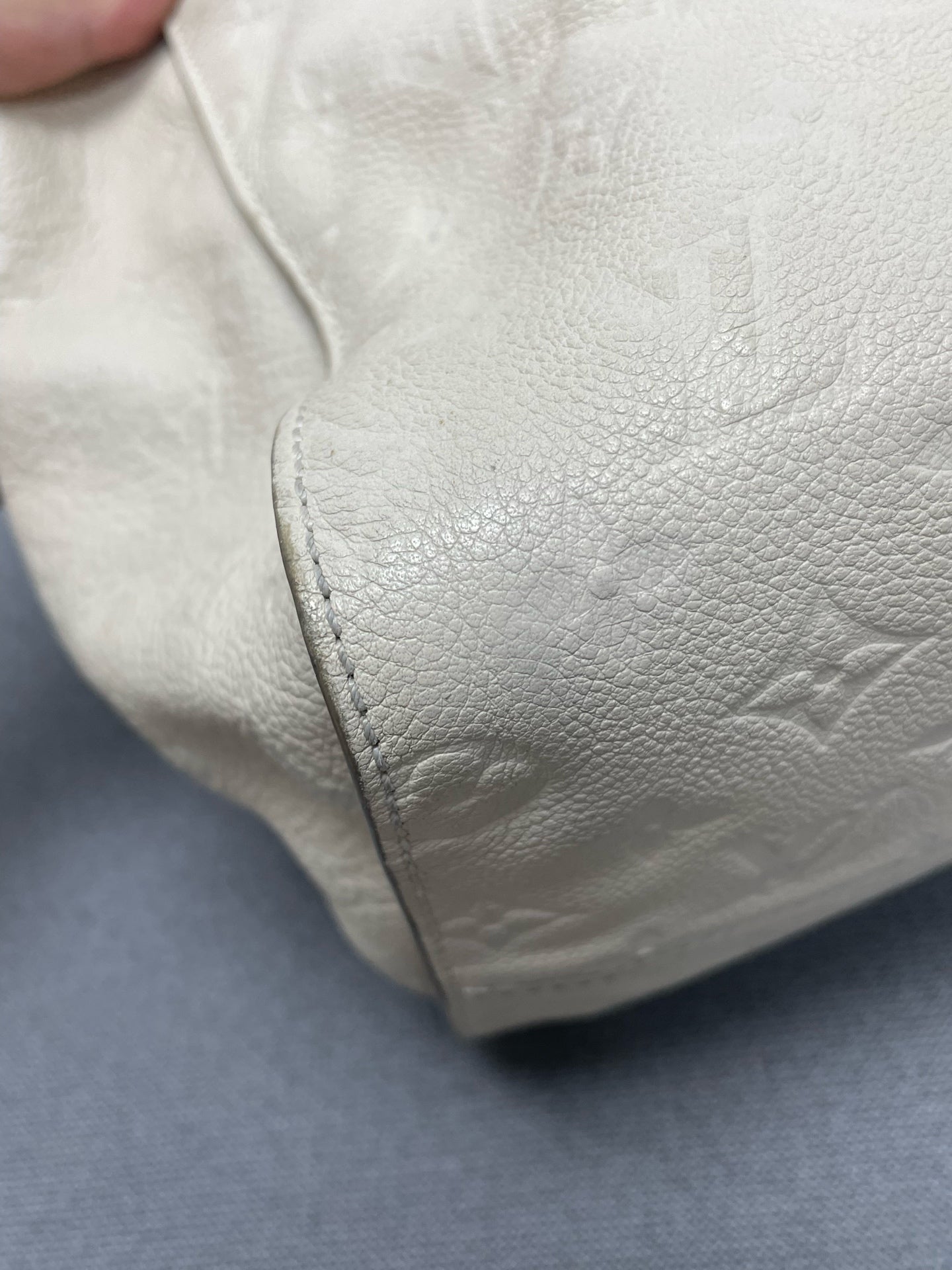Louis Vuitton - Other - Leather - Beige - (medium)