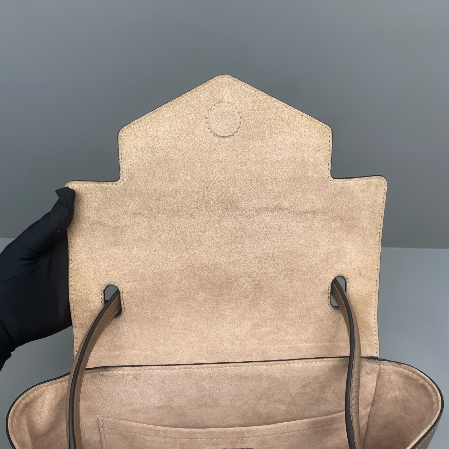 Louis Vuitton - Other - Leather - Beige - (medium)
