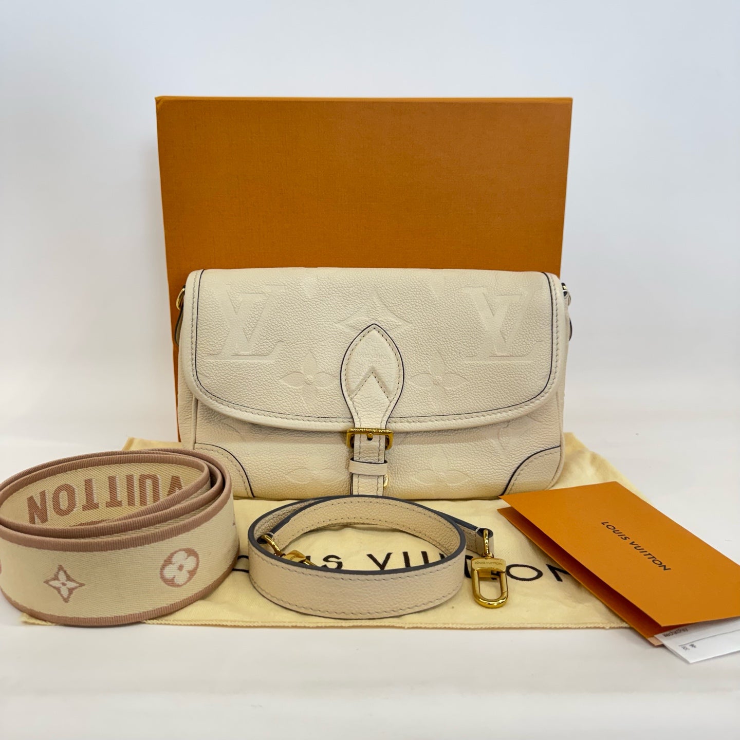 Louis Vuitton - Other - Leather - Beige - (Small)