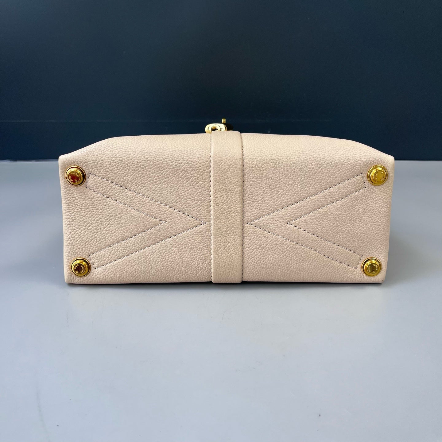 Louis Vuitton - Other - Leather - Beige - (small)