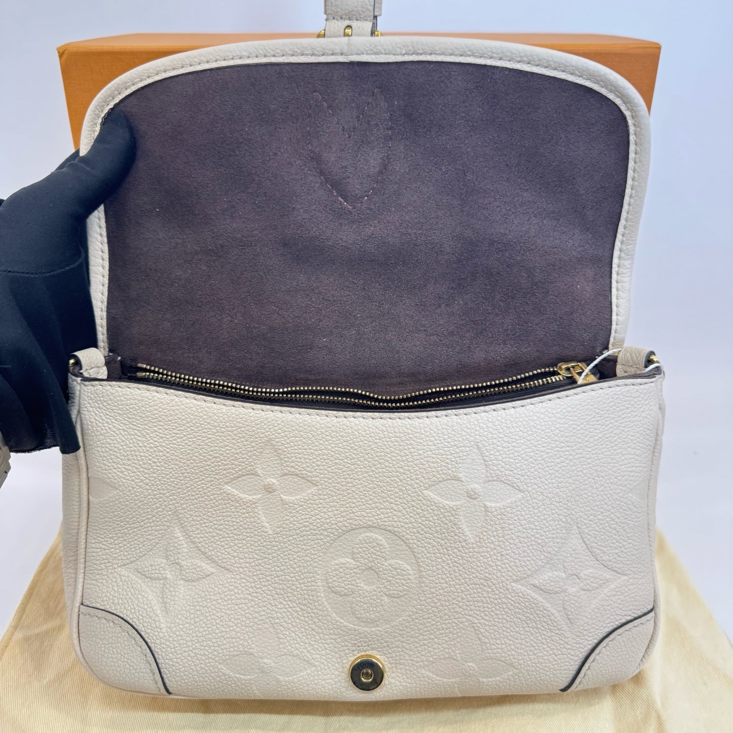 Louis Vuitton - Other - Leather - Beige - (Small)