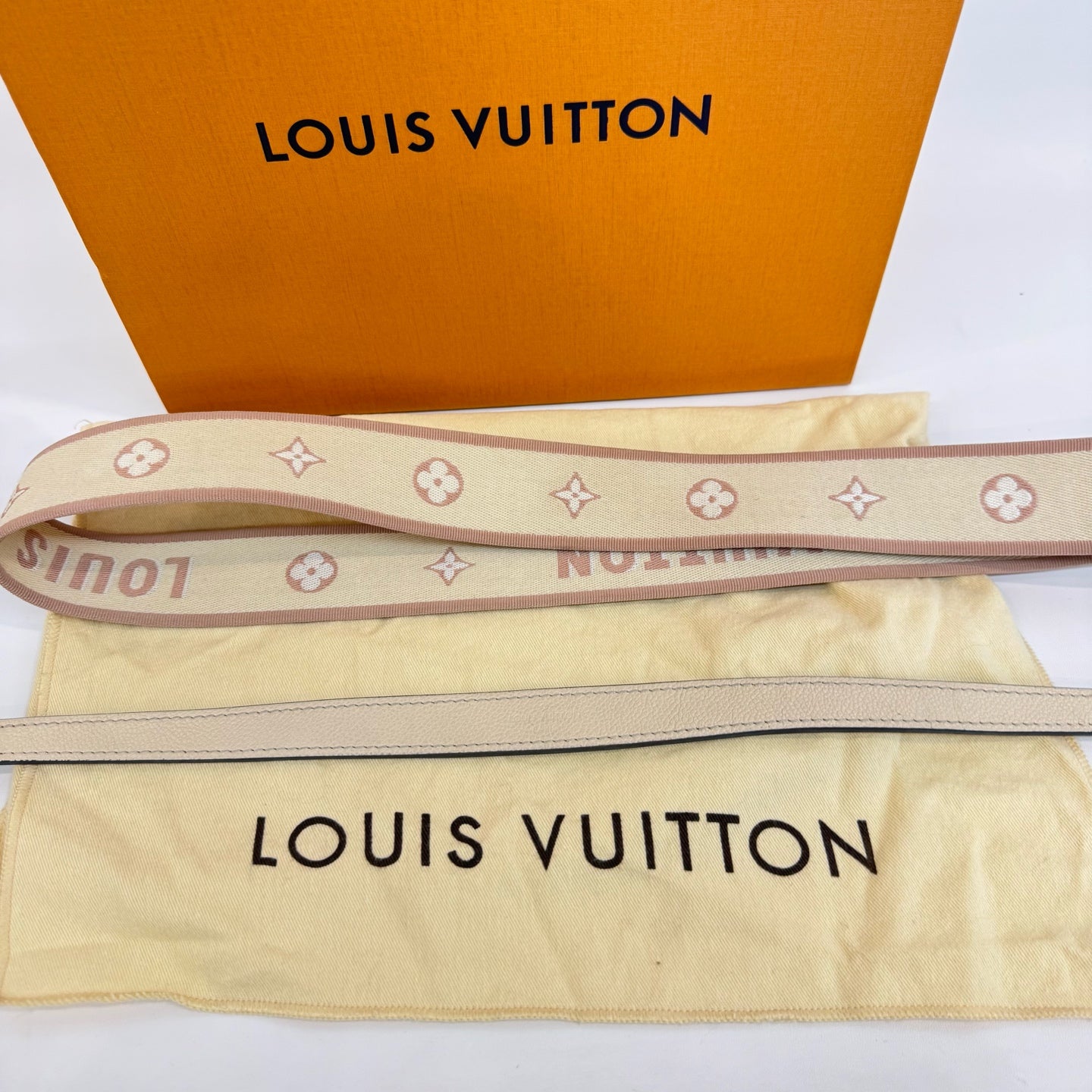 Louis Vuitton - Other - Leather - Beige - (Small)