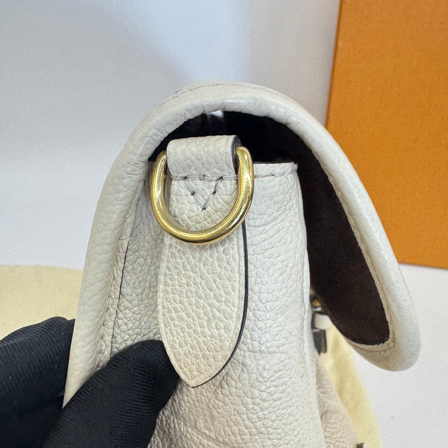 Louis Vuitton - Other - Leather - Beige - (Small)