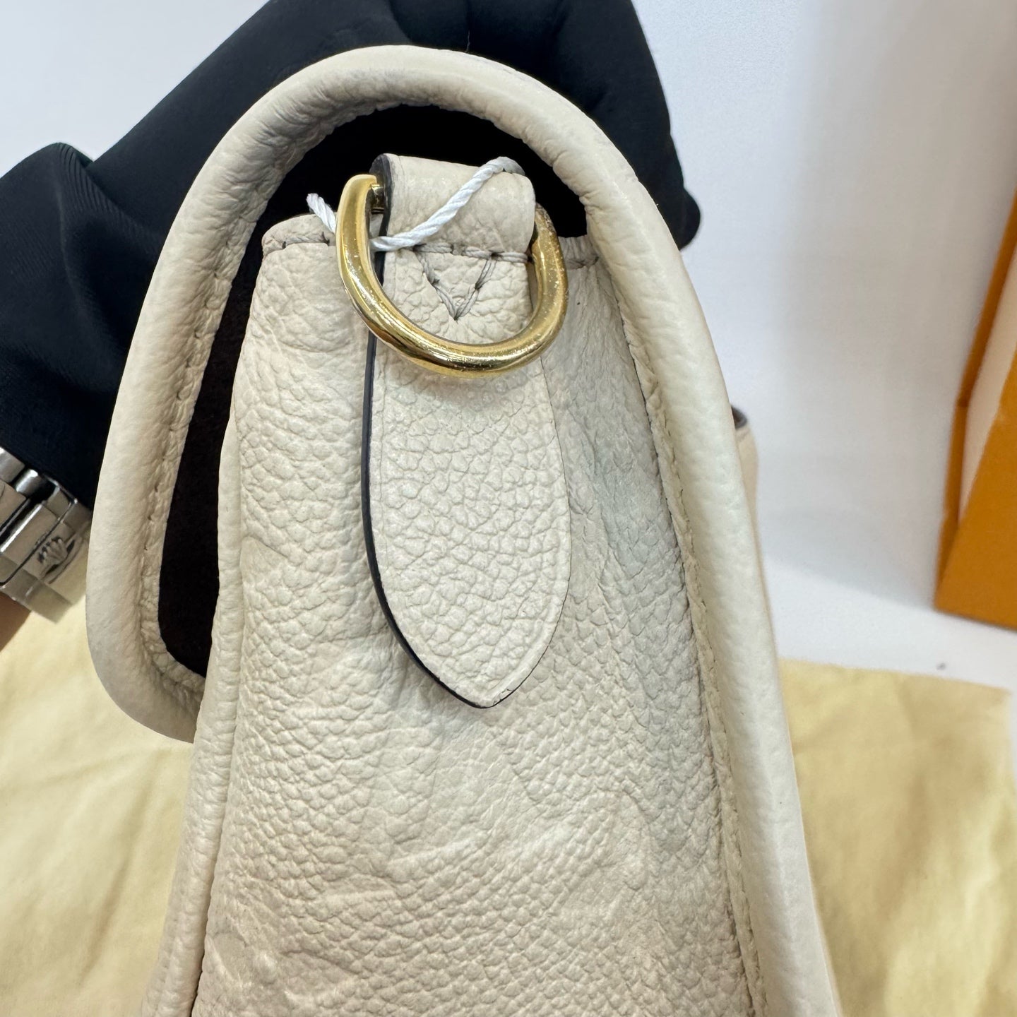 Louis Vuitton - Other - Leather - Beige - (Small)