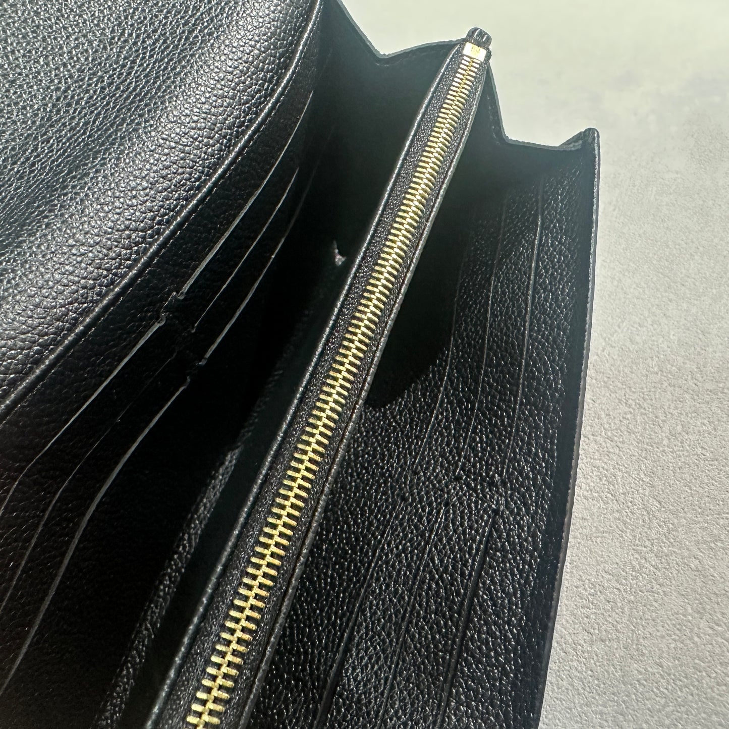 Louis Vuitton - Other - Leather - Black
